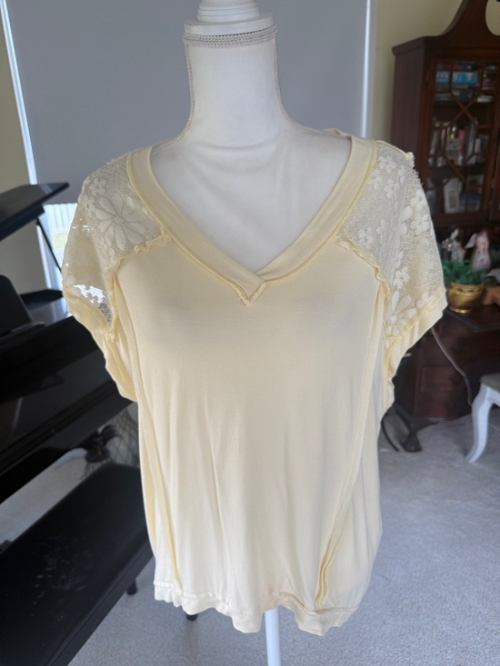 POL Soft yellow high low relaxed fit oversized top lace inserts light yellow - Picture 12 of 15